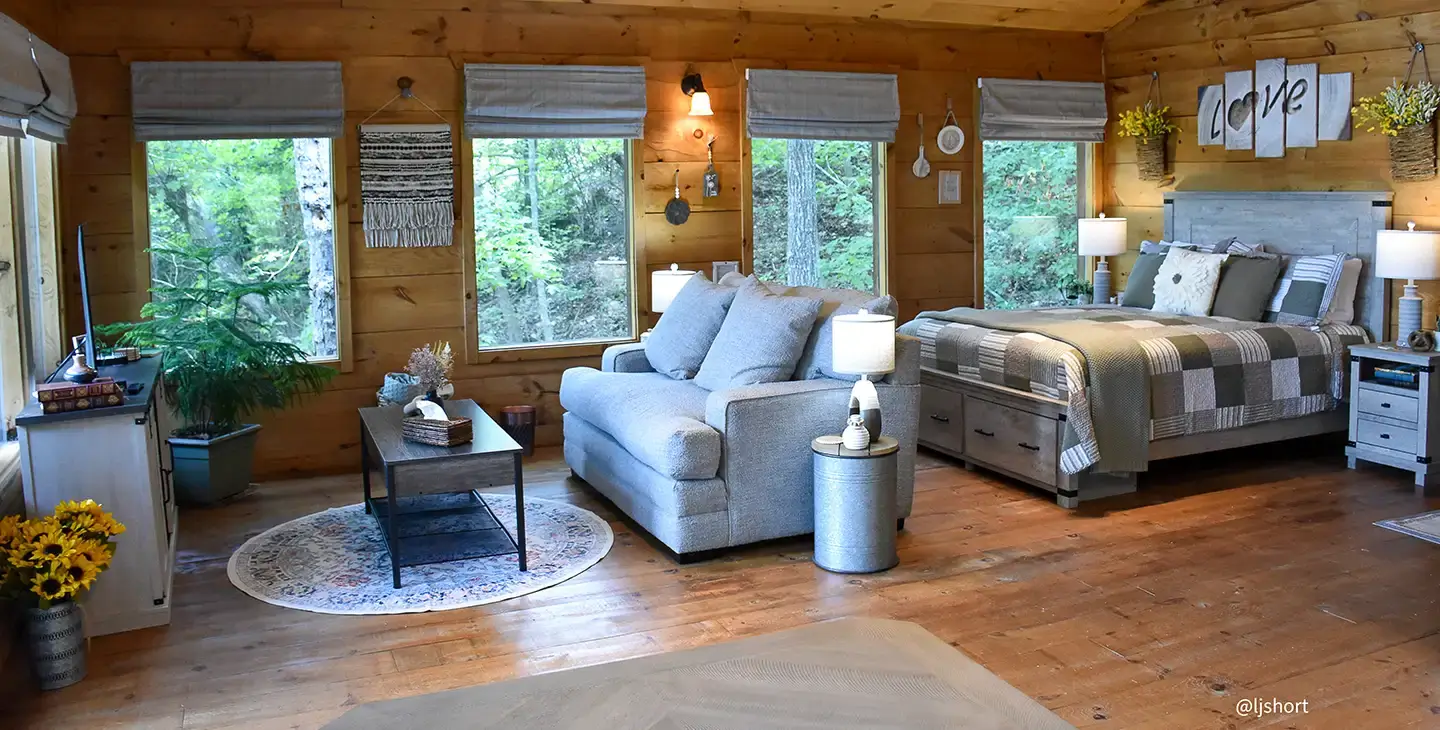 View inside the main cabin at Eureka Springs Riverview Oasis